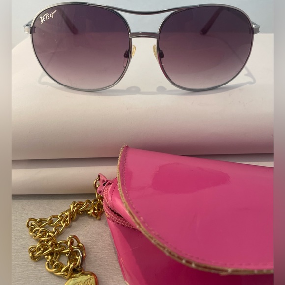 Betsey Johnson Aviator Sunglasses with Case - Picture 2 of 4